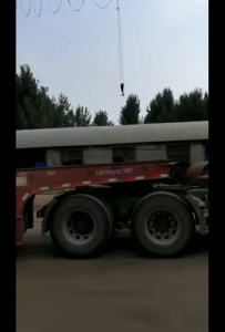 青島港口裝船，出口尼日利亞為一帶一路做出貢獻(xiàn)一
